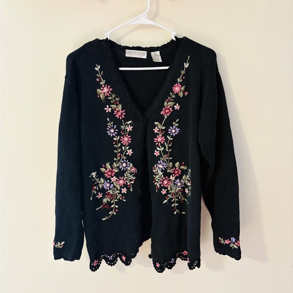 ✨VINTAGE✨ Carolyn Taylor Floral Embroidered Cardigan Sweater